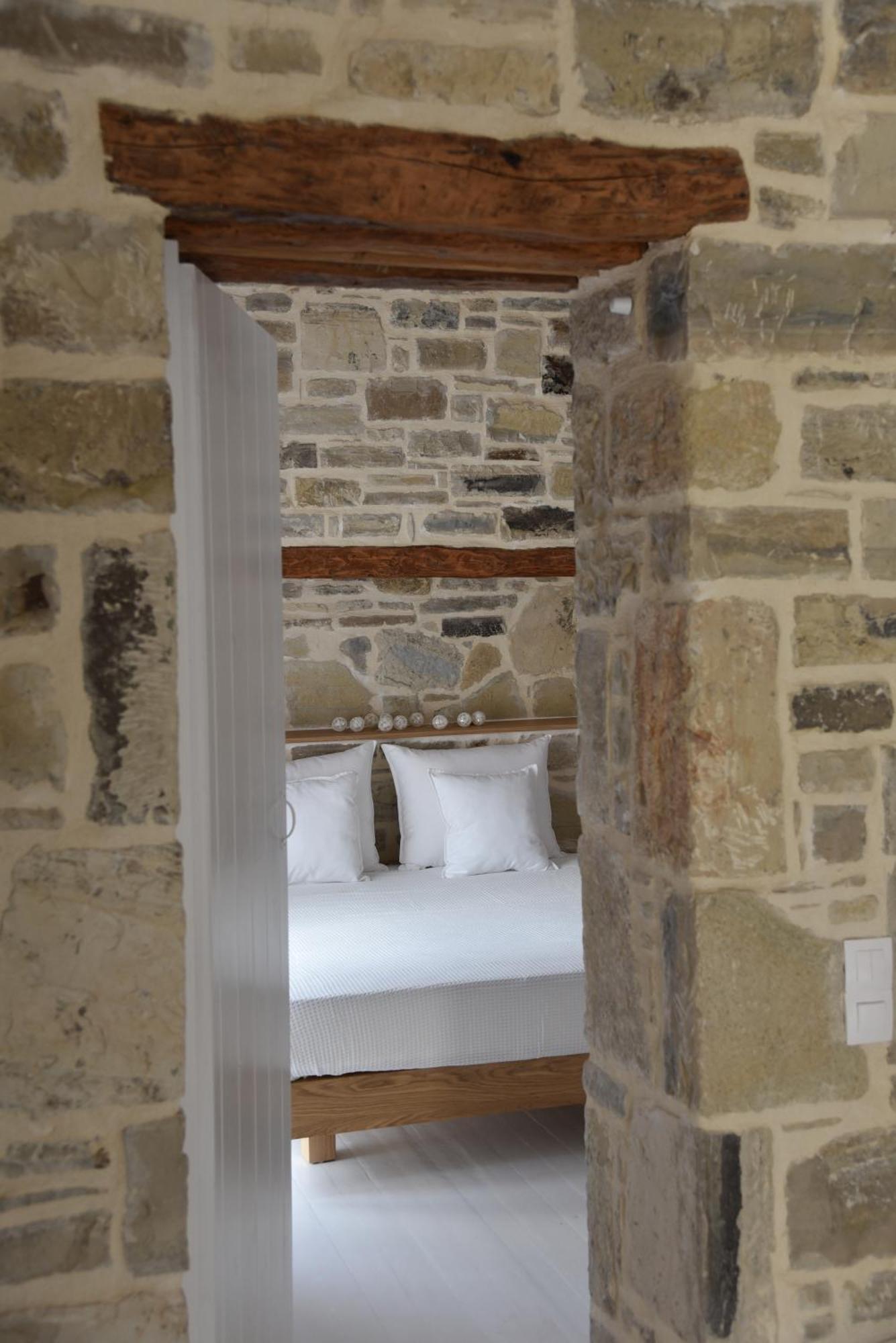 Laini Luxury Suites Pombia Экстерьер фото